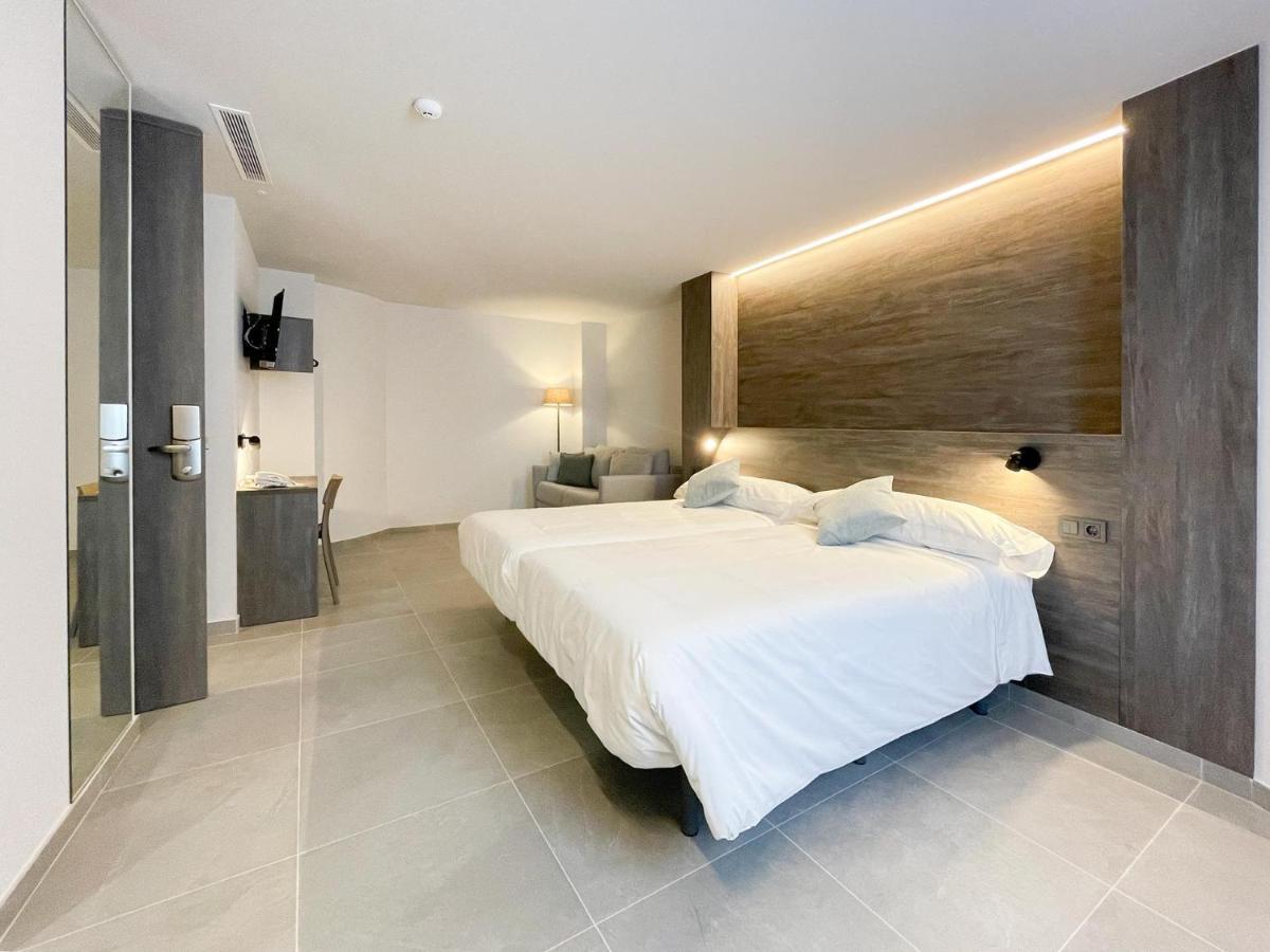 סנטה פולה Hotel Quatre Llunes מראה חיצוני תמונה